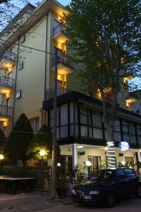 Hotel Busignani ริมินี ภายนอก รูปภาพ